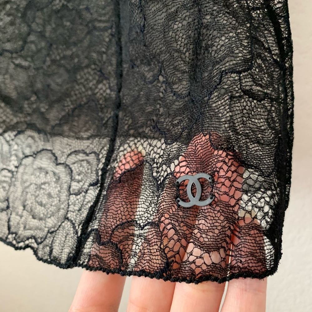 NEW Chanel lace pearl embroidered top - Picture 16 of 16